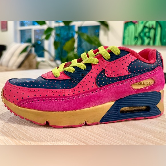 Custom Painted Nike Kids Shoes (3Y) - Picture 5 of 8